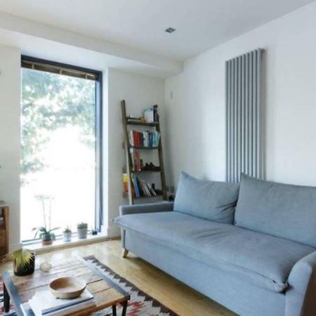 Peaceful Modern 2 Bedroom Flat With Water Views Londyn Zewnętrze zdjęcie