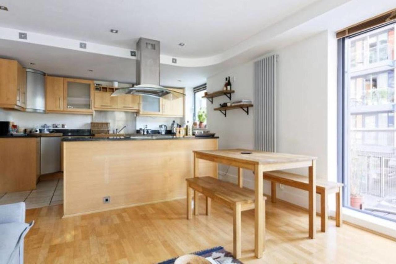 Peaceful Modern 2 Bedroom Flat With Water Views Londyn Zewnętrze zdjęcie