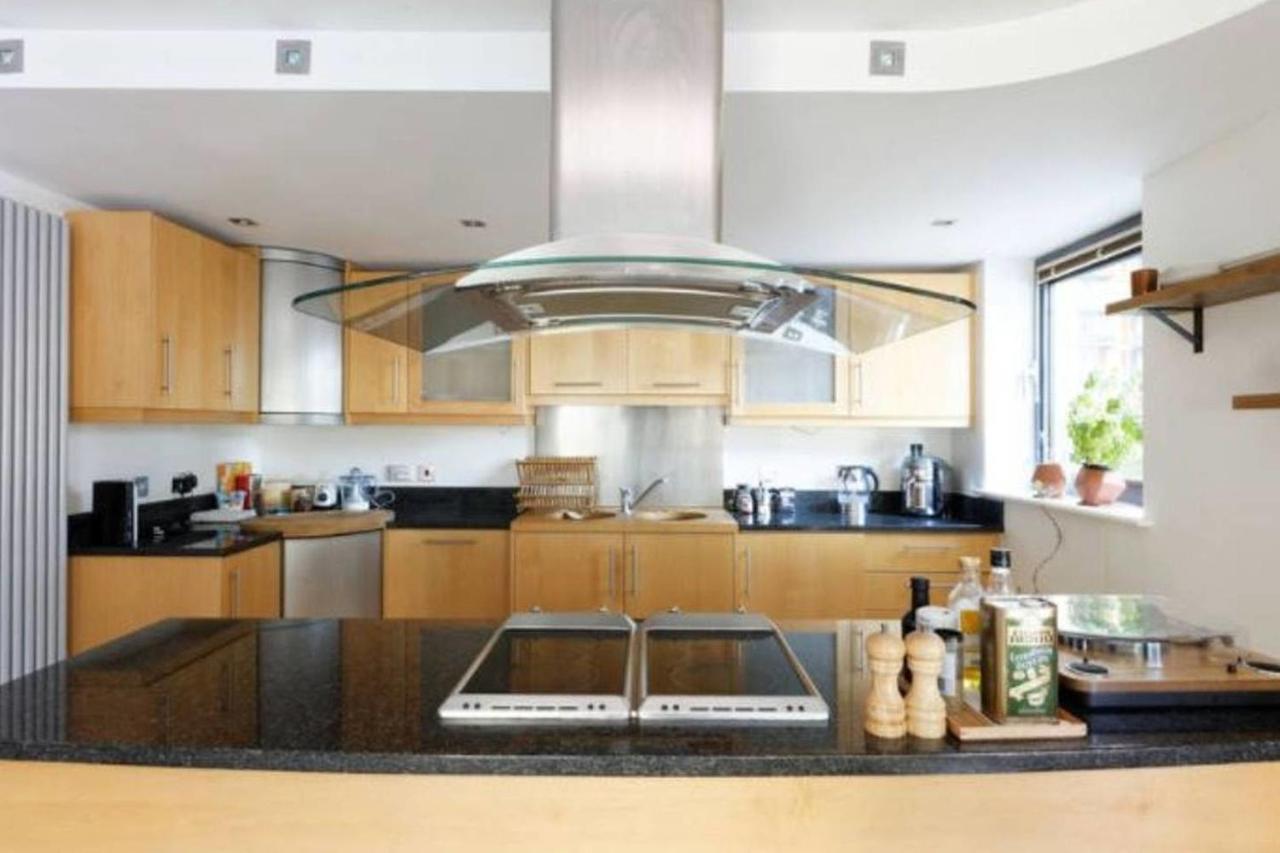 Peaceful Modern 2 Bedroom Flat With Water Views Londyn Zewnętrze zdjęcie