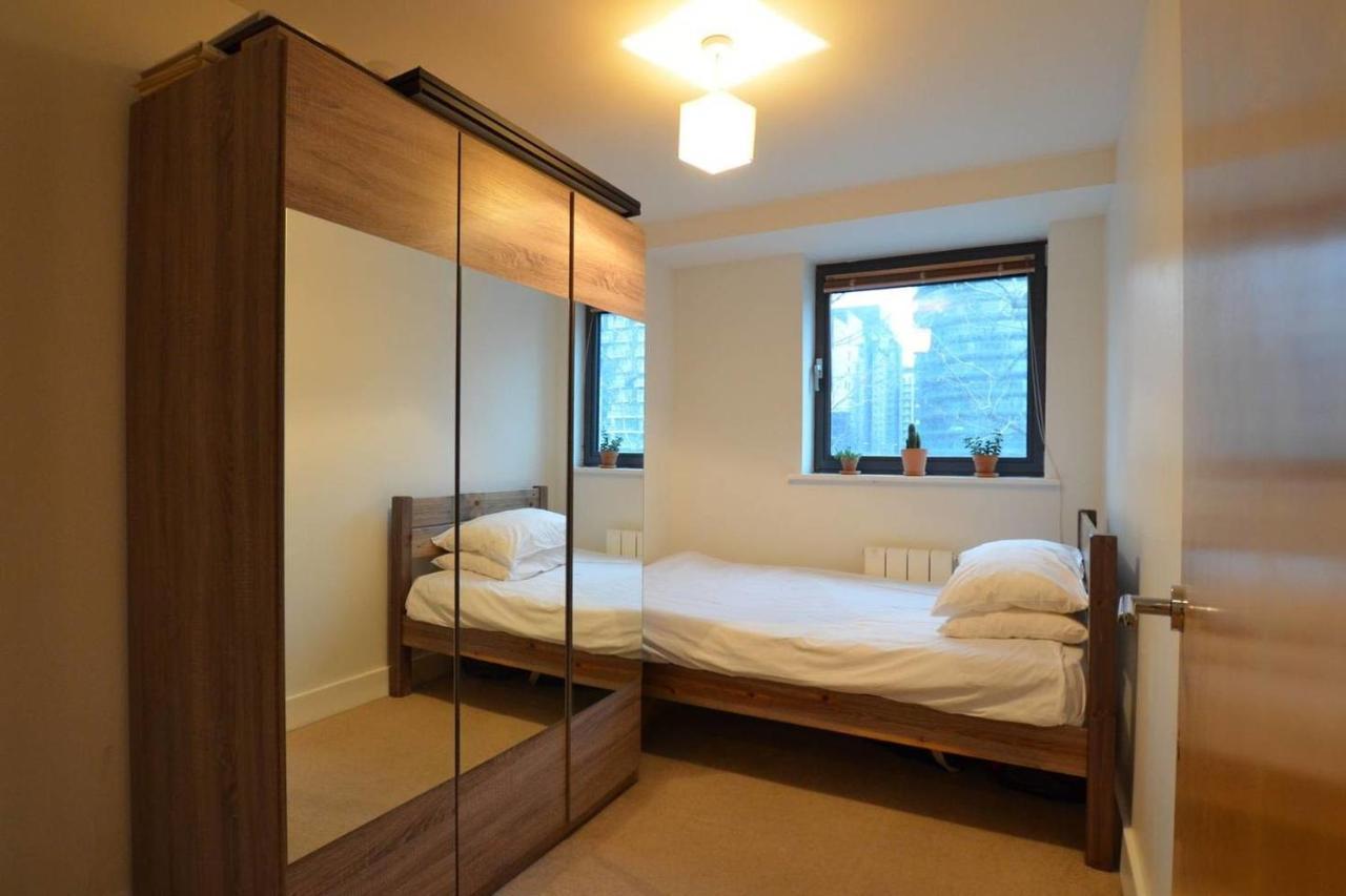 Peaceful Modern 2 Bedroom Flat With Water Views Londyn Zewnętrze zdjęcie