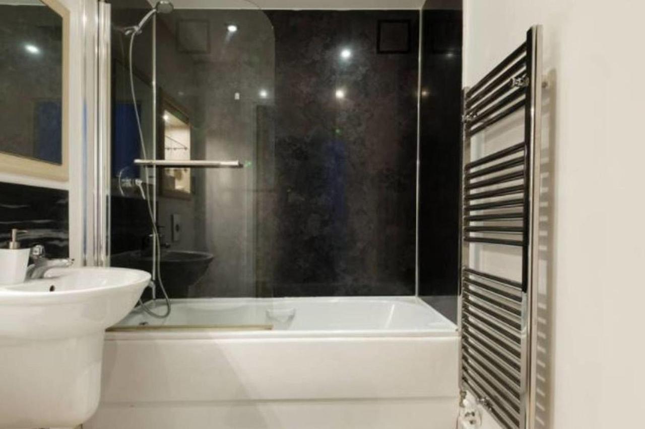 Peaceful Modern 2 Bedroom Flat With Water Views Londyn Zewnętrze zdjęcie